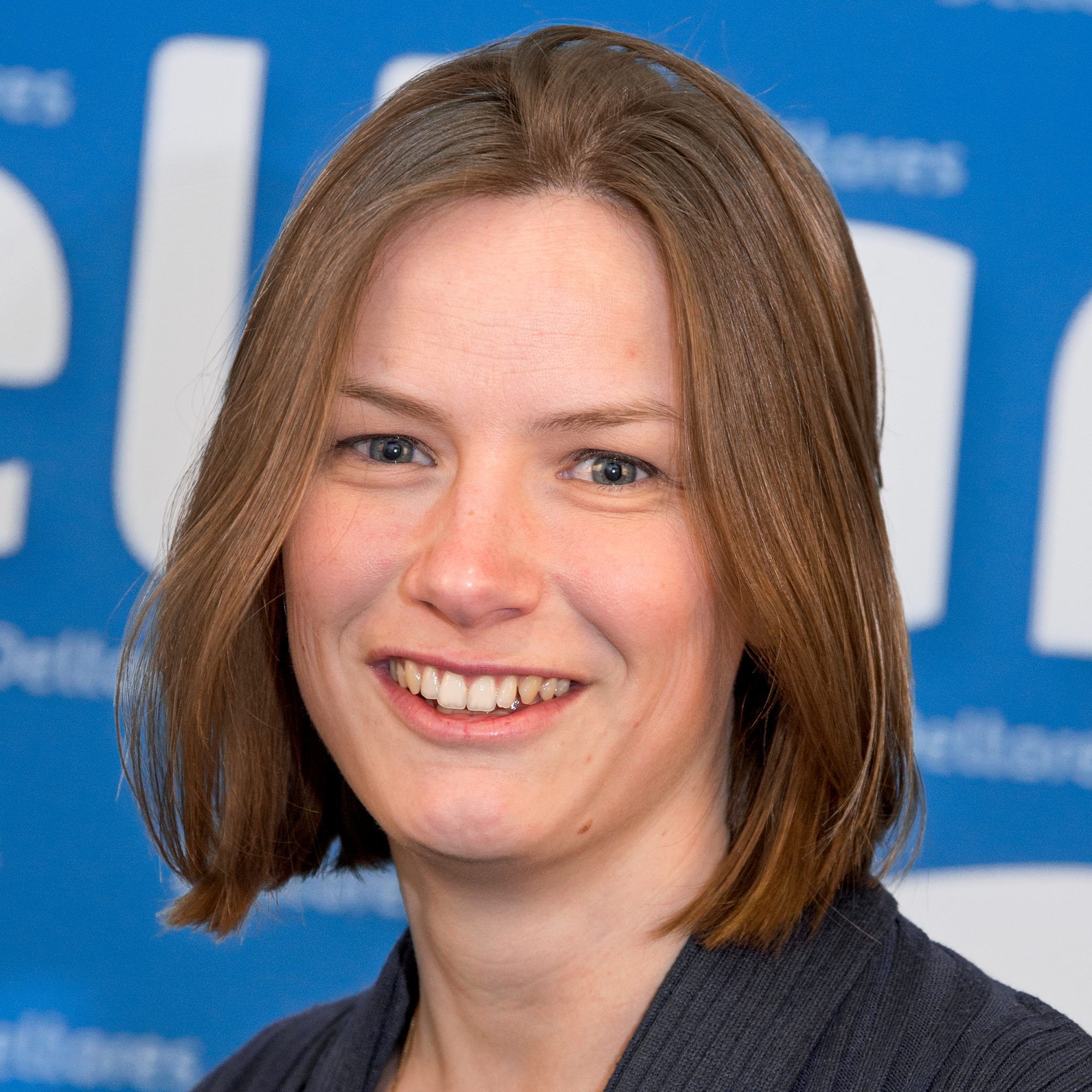 Dr Laura Vonhgen-Peeters.png